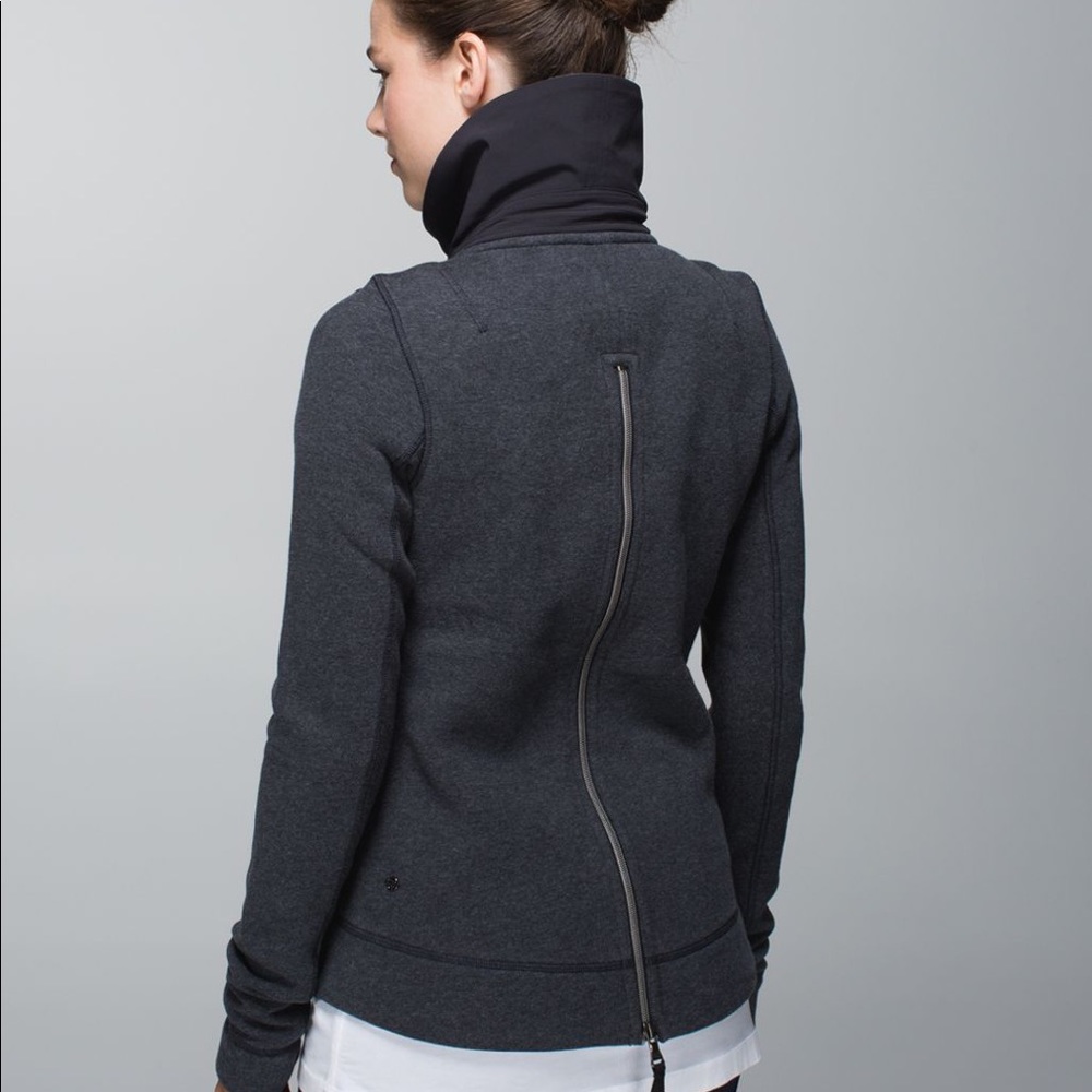 Lululemon zip up jacket 4 en route